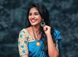 maneesha mahesh serial actress age