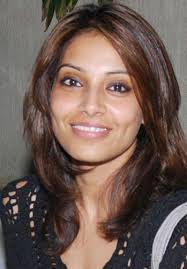 bipasha b without makeup