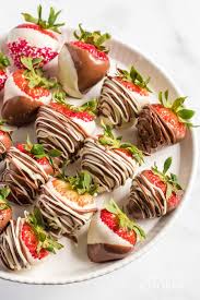 Wash them, drain them and then take a paper towel to dry each strawberry individually. Chocolate Covered Strawberries Recipe Amanda S Cookin
