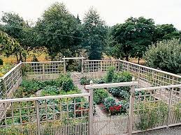 10 Fence Ideas For A Vegetable Garden