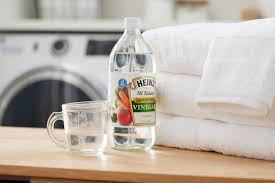 how to use vinegar in laundry and when
