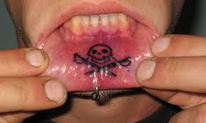 40 y and crazy lip tattoos ideas to