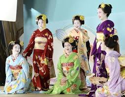 anese geisha and maiko from past to
