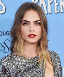 hair and makeup from the paper towns