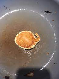 This sperm-like pancake. : r/mildlyinteresting