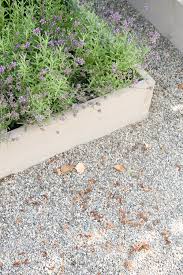 how to keep pea gravel clean tidy