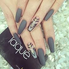 When it deals with gray color, all people tend to think that it's depressive and boring and there isn't any possibility that they will try it out. 40 Attractive Gray Nail Designs Nail Design Ideaz