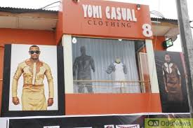 It was a day filled with love and splendor as family and friends came out in numbers to celebrate with omoniyi makun popularly known as yomi casual and his sweetheart grace onuoha as they tied the knot on saturday, 14th october 2017 in lagos, nigeria. Breaking Hoodlums Vandalise Loot Yomi Causal S Store In Surulere Video
