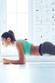 7 Surprising Benefits Of Doing The Plank Exercise Everyday