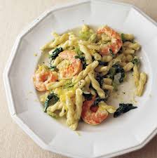 shrimp and spinach pasta with leeks