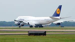 747 8 now flying to newark liberty