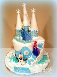 Stelle zuerst den teig für die schneeflocken her: Frozen Cake Castle Olaf Elsa Anna Fondant Stairs Girl Birthday 7 Eiskonigin Torte Kuchen Madc Geburtstag Kuchen Madchen Torte Kindergeburtstag Geburtstagstorte