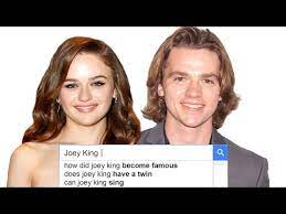 Watch Joey King Joel Courtney Answer The Web S Most Searched Questions Autocomplete Interview gambar png