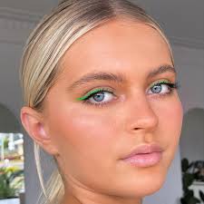 16 green eyeliner looks we re obsessed
