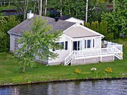 chalet a vendre bord de l eau estrie