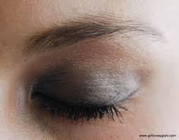 neutral eye pop of color corners a