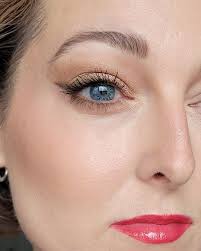 how to apply eyeshadow on hooded eyes