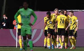 ÖZET | Borussia Dortmund, Wolfsburg'u iki golle geçti |