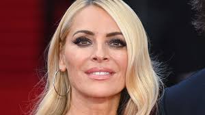 strictly s tess daly stuns in figure