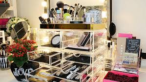 brilliant ideas to organize your makeup