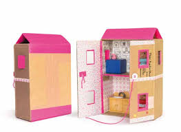 maison de poupée en carton