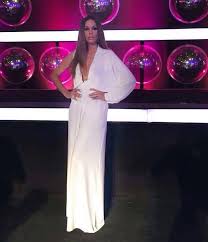 With songs from the popular music artists of cyprus and from the whole world ant1 fm is all set to take you to a musical world where you are gonna come again and again. Katerina Papoutsaki In Oneway Jumpsuit By Stelios Koudounaris Ant1 Your Face Sounds Familiar Styling Vivian Rouvel Style Fashion Looks White Formal Dress
