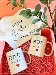 pregnancy announcement gift box dad and
