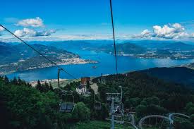 On may 23, 2021, during a scheduled trip, a cable car fell after a cable line snapped 300 metres (980 ft) from the summit of mottarone mountain, which is located near lake maggiore in northern italy. Funivia Del Mottarone Panorama Mozzafiato Sul Lago Maggiore L Emozione Di Un Viaggio
