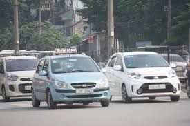 Phân vùng taxi ở Hà Nội: Không phải 'ngăn sông, cấm chợ' | Việt Nam Mới