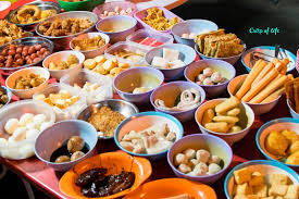 الور ستار), yang dikenali sebagai alor star dari tahun 2004 hingga 2008, adalah ibu negeri negeri kedah , malaysia. Crisp Of Life Midnight Curry Mee Curry Lor Mee Pekan Cina Alor Setar Food Processed Food Health Food