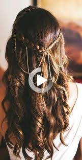 40 layered haircuts for long hair for women with different hair types and hair colors. Renaissance Hairstyles Long Hair Styles Hair Inspiration