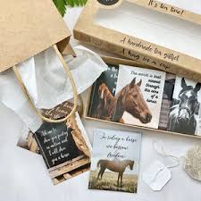 horse racing gifts uk gift ideas for