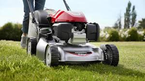 the 5 best petrol lawn mowers to give