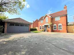 4 Bedroom Detached House For In