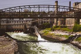 disadvanes of hydroelectric energy
