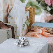 wedding gift etiquette and ideas for a