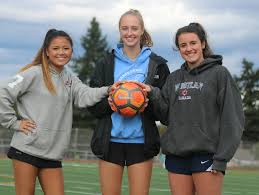Lake Washington girls soccer scoring big and playing solid defense |  Kirkland Reporter