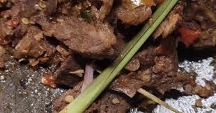 Iris tipis daging sapi, beri kecap asin lalu lumuri dengan tepung kanji 2. Daging Bumbu Kecap Belajar