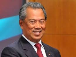 Tan Sri Muhyiddin Yassin said that Muslims in Malaysia must continue to be united despite threats to their unity. KUALA LUMPUR, Oct 14 — Muslims in this ... - muhyiddin-yassin1-270613_358_269_100