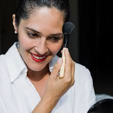 face lifting makeup for women over 40