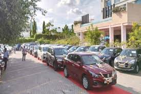 firm gifts 100 maruti cars to 100 employees