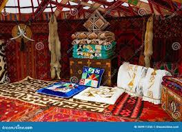 интерьер и декорация традиционного казахского юрта внутри ауля.  Астана-нурсултан-казахстан Редакционное Изображение - изображение  насчитывающей монгол, шерсть: 269911255
