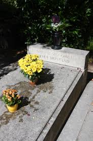 He died on november 9, 1991 in senlis, oise, france. Yves Montand And Simone Signoret Pere Lachaise Cemetery Paris France Notes From Camelid Country