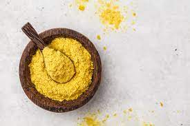7 benefits of nutritional yeast and how