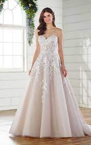 Styling tips & suggested fits. Best Wedding Dresses For Pear Shaped Brides Pretty Happy Love Wedding Blog Essense Designs Wedding Dresses