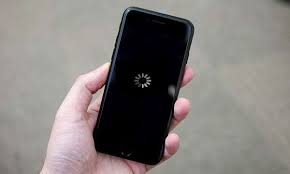 fix iphone black screen spinning wheel