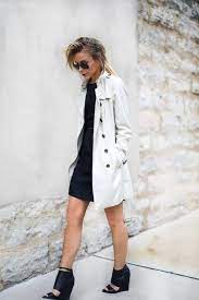 Wear A Trench Coat In Spring Summer