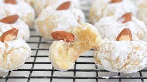 italian almond cookies by cooking with