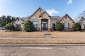 homes in granbury tx with