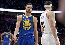 During wednesday 2020 nba draft, the philadelphia 76ers acquired seth curry from the dallas mavericks via trade. Warriors Stephen Curry Called For Traveling By Brother Seth On Key 3